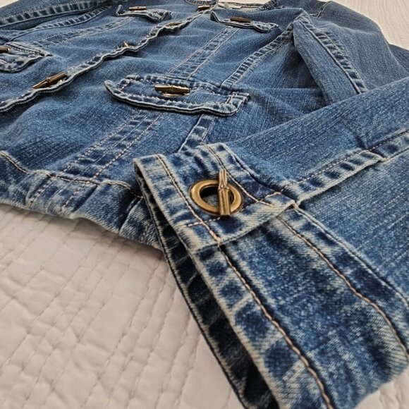 Women's Denim Jacket Blue Size Large Dress Barn Grommet Details Midweight EUC - Picture 3 of 14